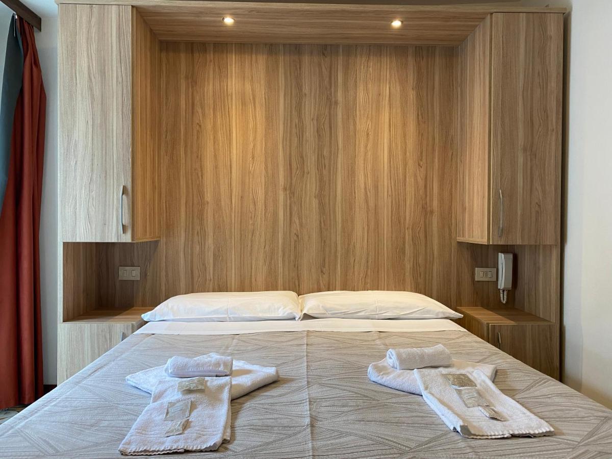Hotel Nanni Garnì Rimini Esterno foto