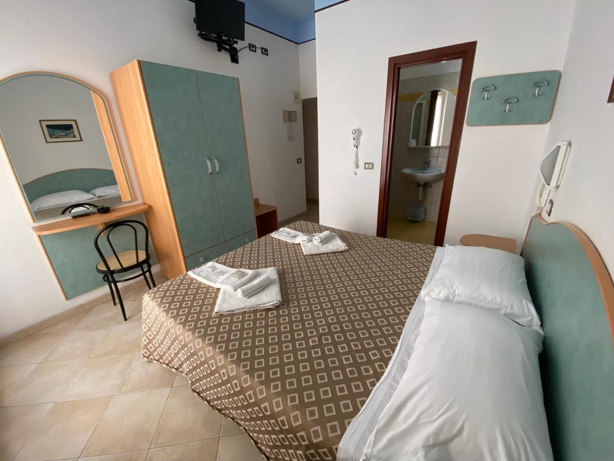 Hotel Nanni Garnì Rimini Esterno foto