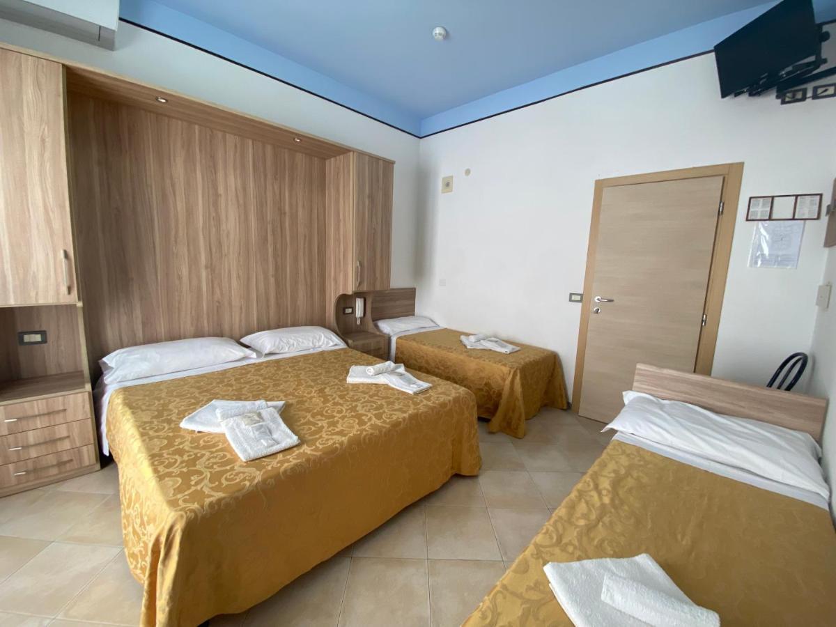 Hotel Nanni Garnì Rimini Esterno foto