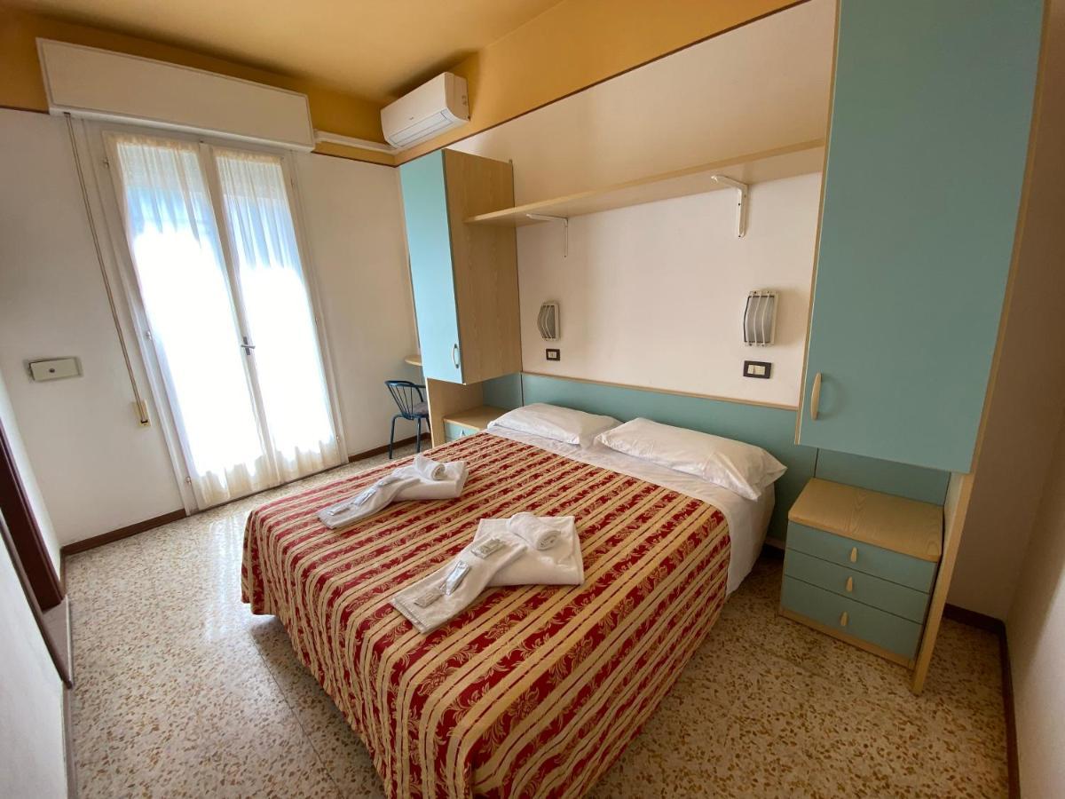 Hotel Nanni Garnì Rimini Esterno foto