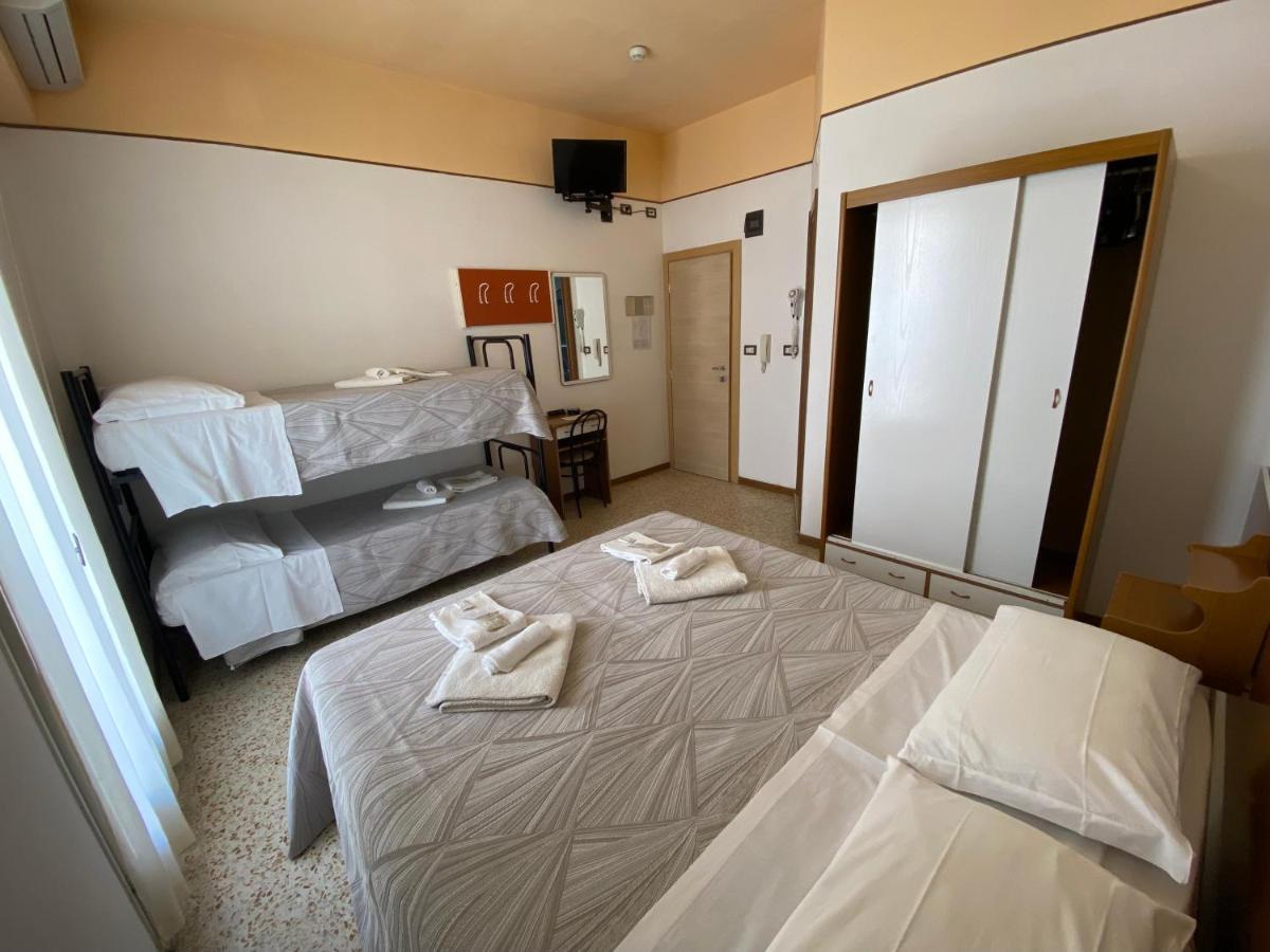 Hotel Nanni Garnì Rimini Esterno foto