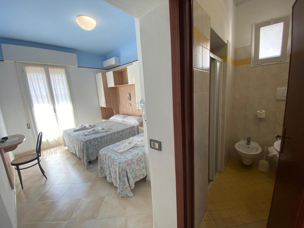 Hotel Nanni Garnì Rimini Esterno foto