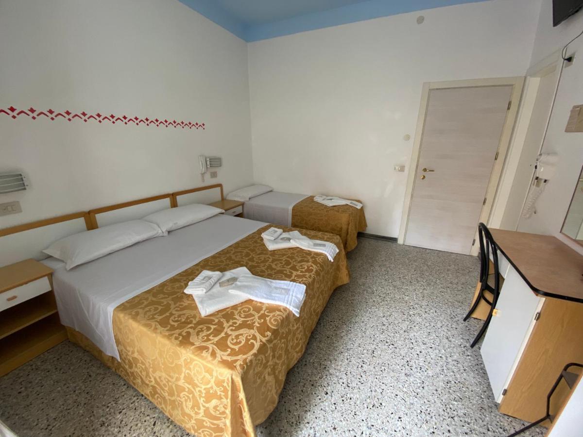 Hotel Nanni Garnì Rimini Esterno foto