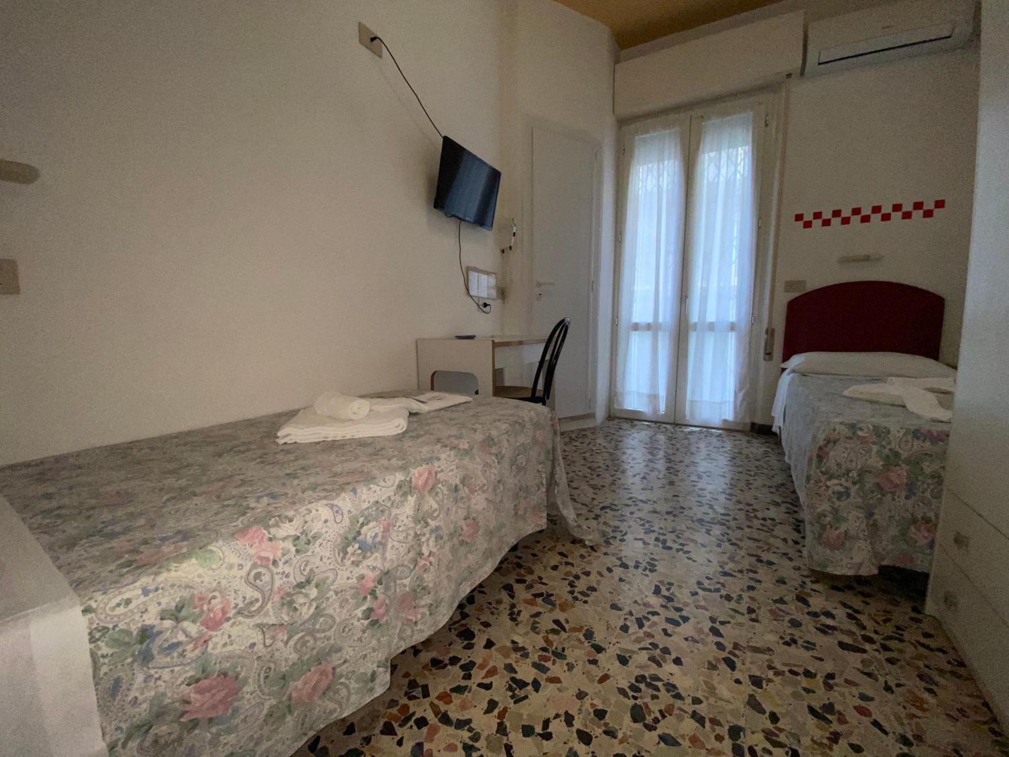 Hotel Nanni Garnì Rimini Esterno foto
